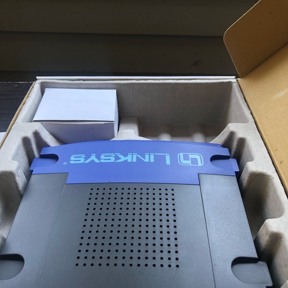 Linksys Instant Broadband EtherFast Cable/DSL Router- BEFSR41 V.2 - Picture 8 of 10